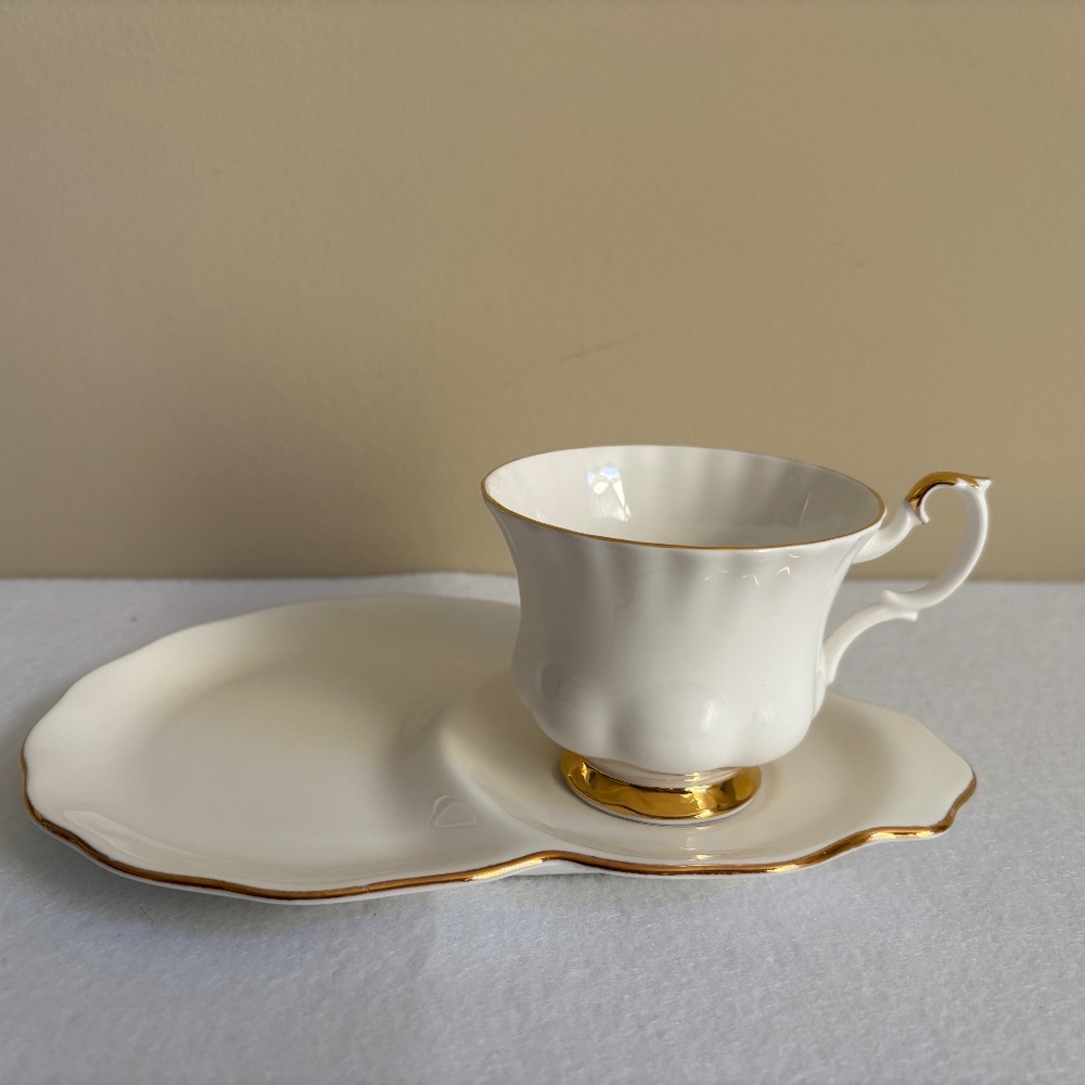Royal Albert Val D'or Snack Tennis Set